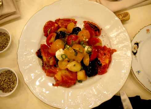 Tomatoes salad that every restaurant in Tel- Aviv must have 
